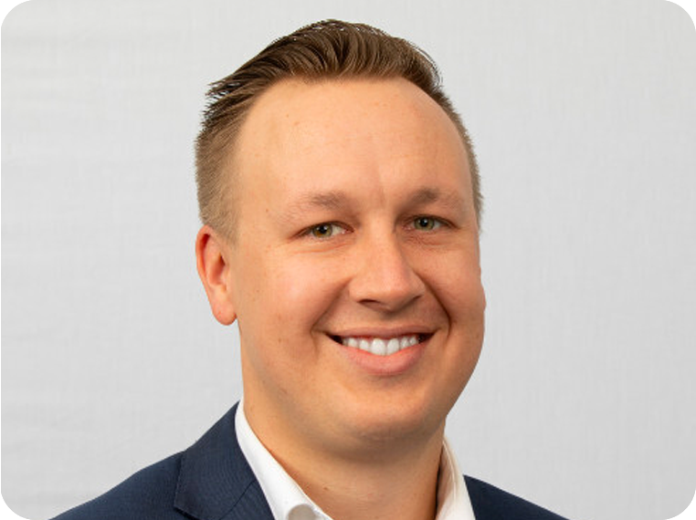 About us Kenneth Latawiec Headshot